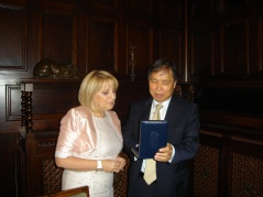 13. septembar 2011. Predsednica Narodne skupštine prof. dr Slavica Đukić-Dejanović primila ambasadora Republike Koreje Nj.E. Kima Jonghae u oproštajnu posetu